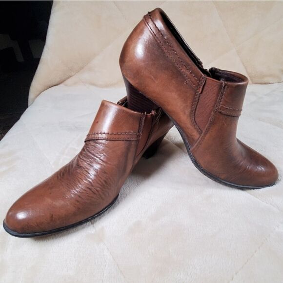 Born Tanya Leather Heeled Ankle Booties Boots Heel 2.5 Size 6 - Picture 10 of 10